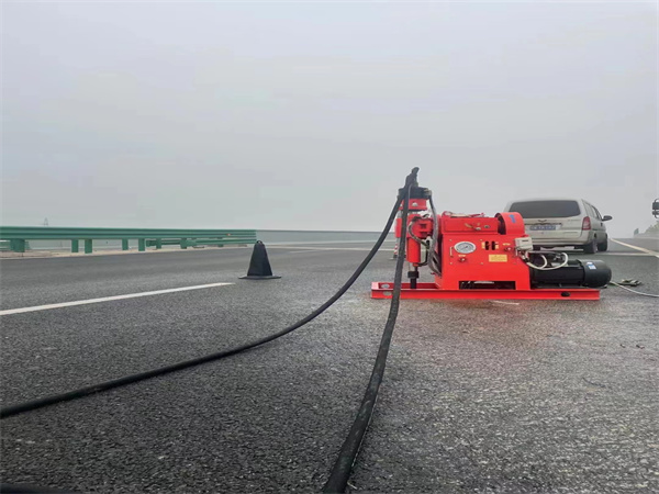 淇滨马路路基路面开裂下沉注浆加固灌浆